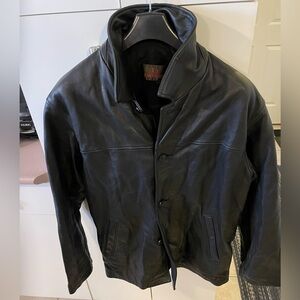 Like new Danier Leather car coat Large 42-44. Heavy leather very well cared for
